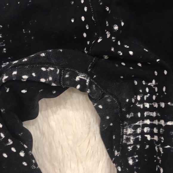 NIKE Dri Fit BLACK & WHITE Capri Leggings Sz M - Picture 10 of 13